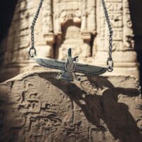 گردنبند فروهر