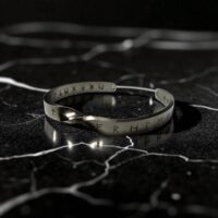 دستبند حکی طرح دار